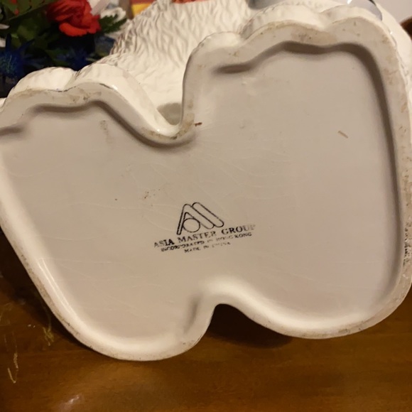 Vintage Polar Bear with Ice Skates & Sun Goggles - Picture 5 of 8